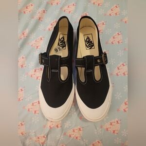 Vans Mary Jane Shoes Black With White Topstitching Womens 9.5 NWOT